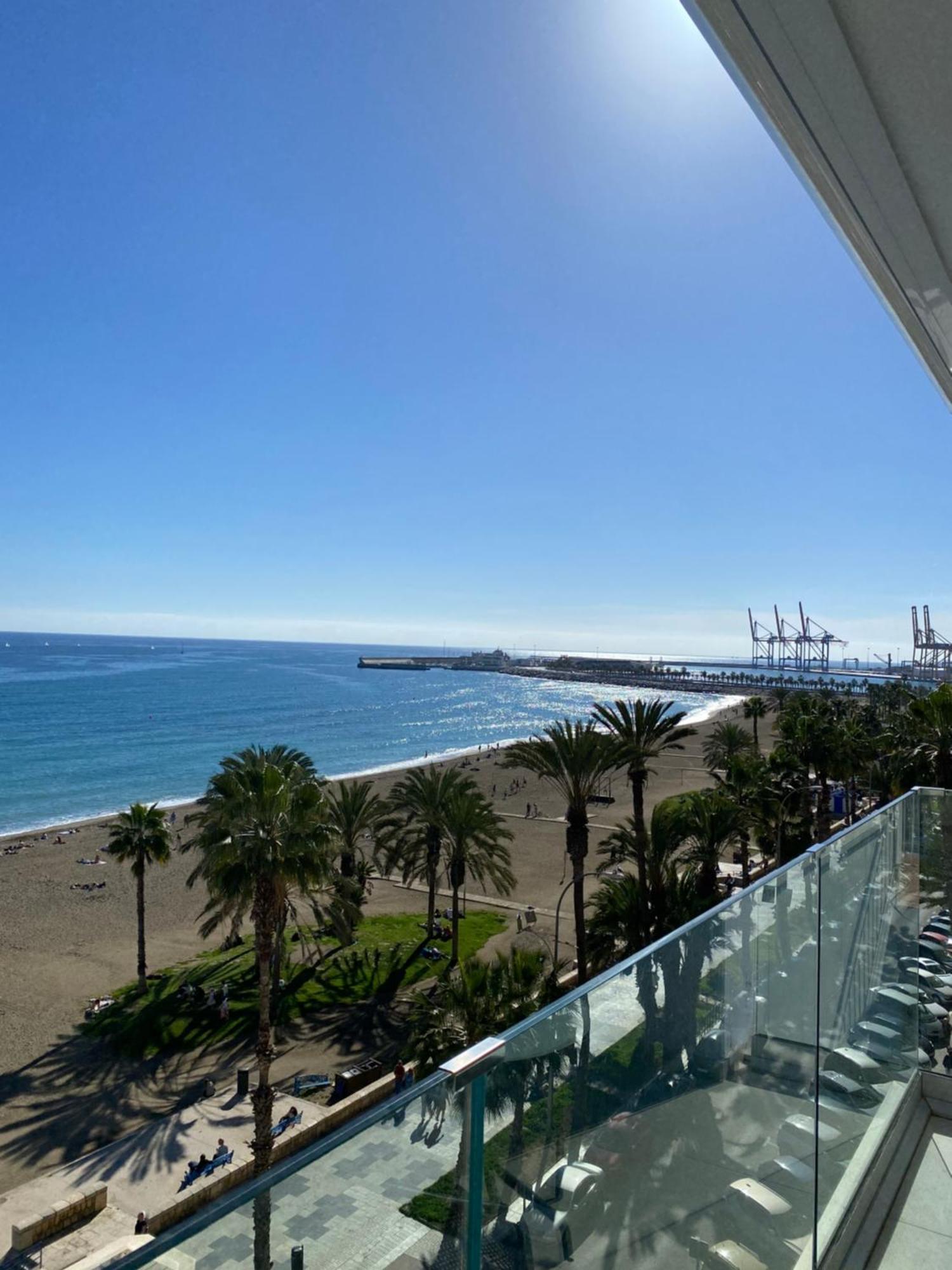 Playa Malagueta Vistas Frontal Al Mar Con Dos Dormitorios Málaga Eksteriør billede